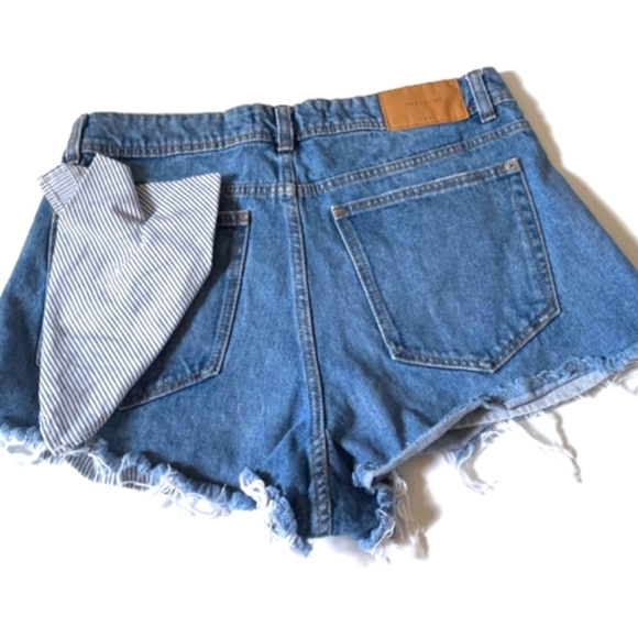 Zara Cutoff Denim Shorts Size 6 Distressed Jean - Picture 1 of 4
